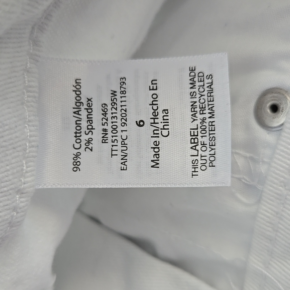 Time and Tru | High Rise Shorts White - Picture 4 of 4